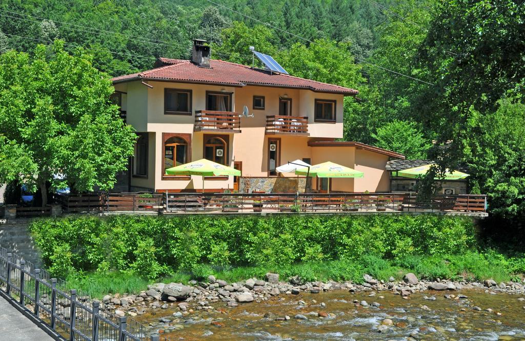 Семеен хотел Федора Рибарица Экстерьер фото