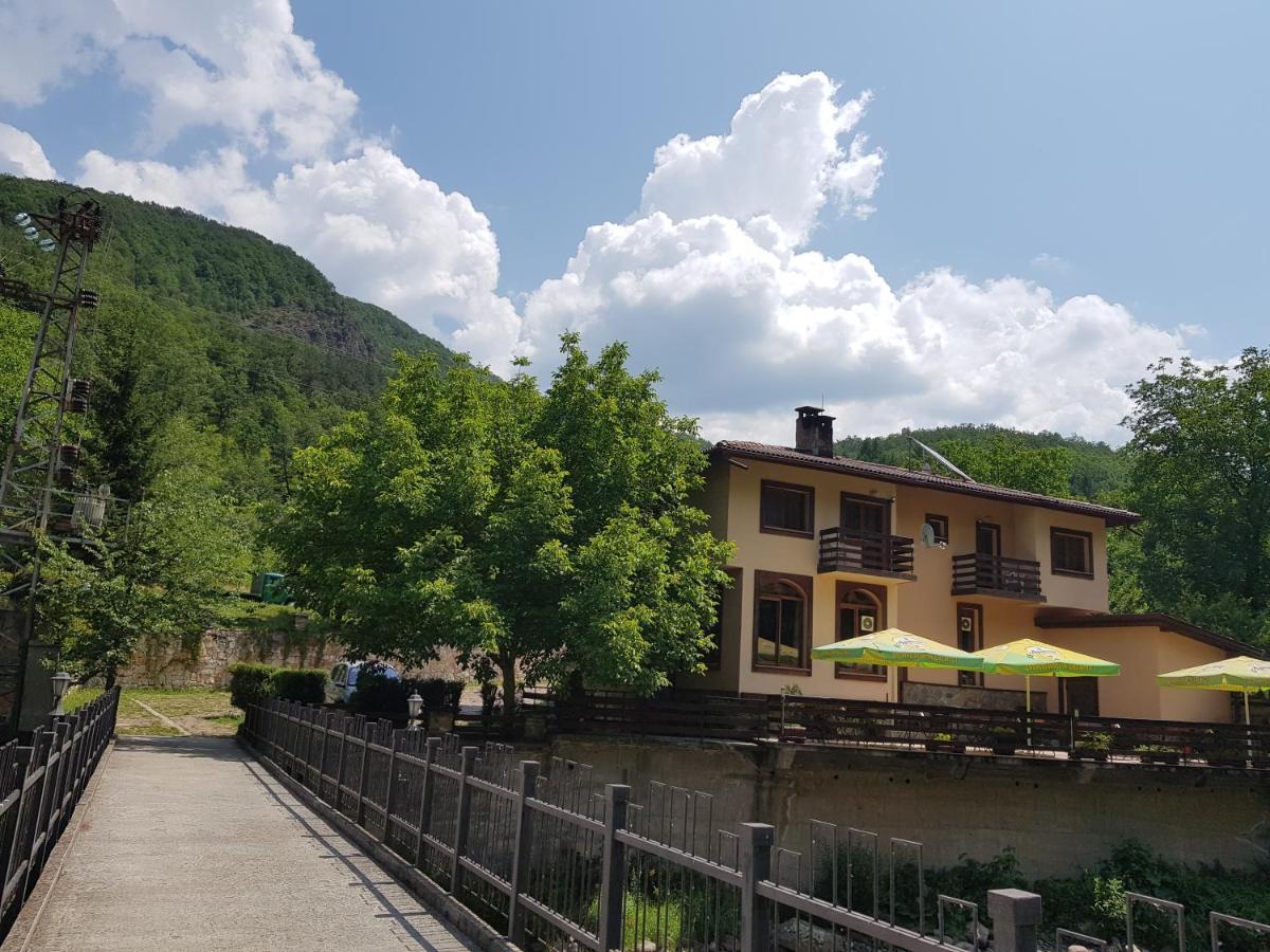 Семеен хотел Федора Рибарица Экстерьер фото