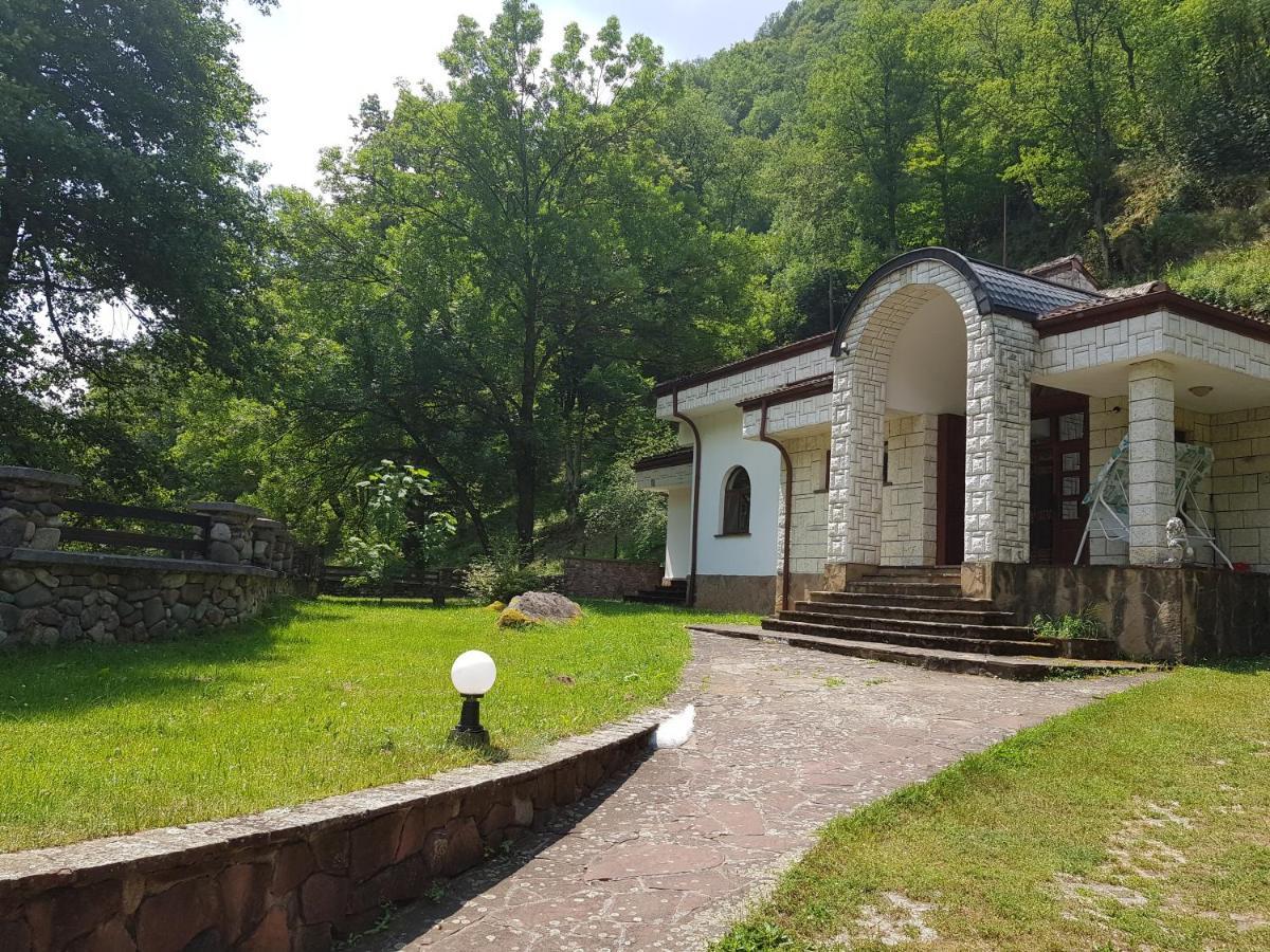 Семеен хотел Федора Рибарица Экстерьер фото